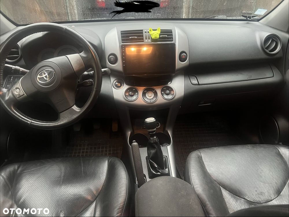 Toyota RAV4 - 3