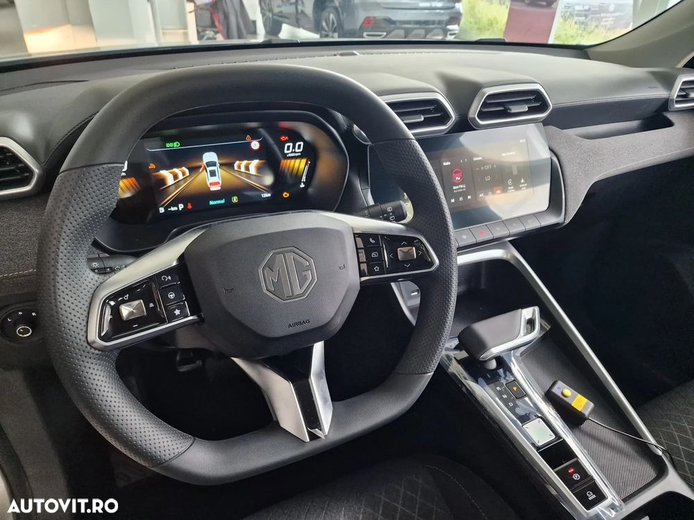 MG ZS HEV - 12