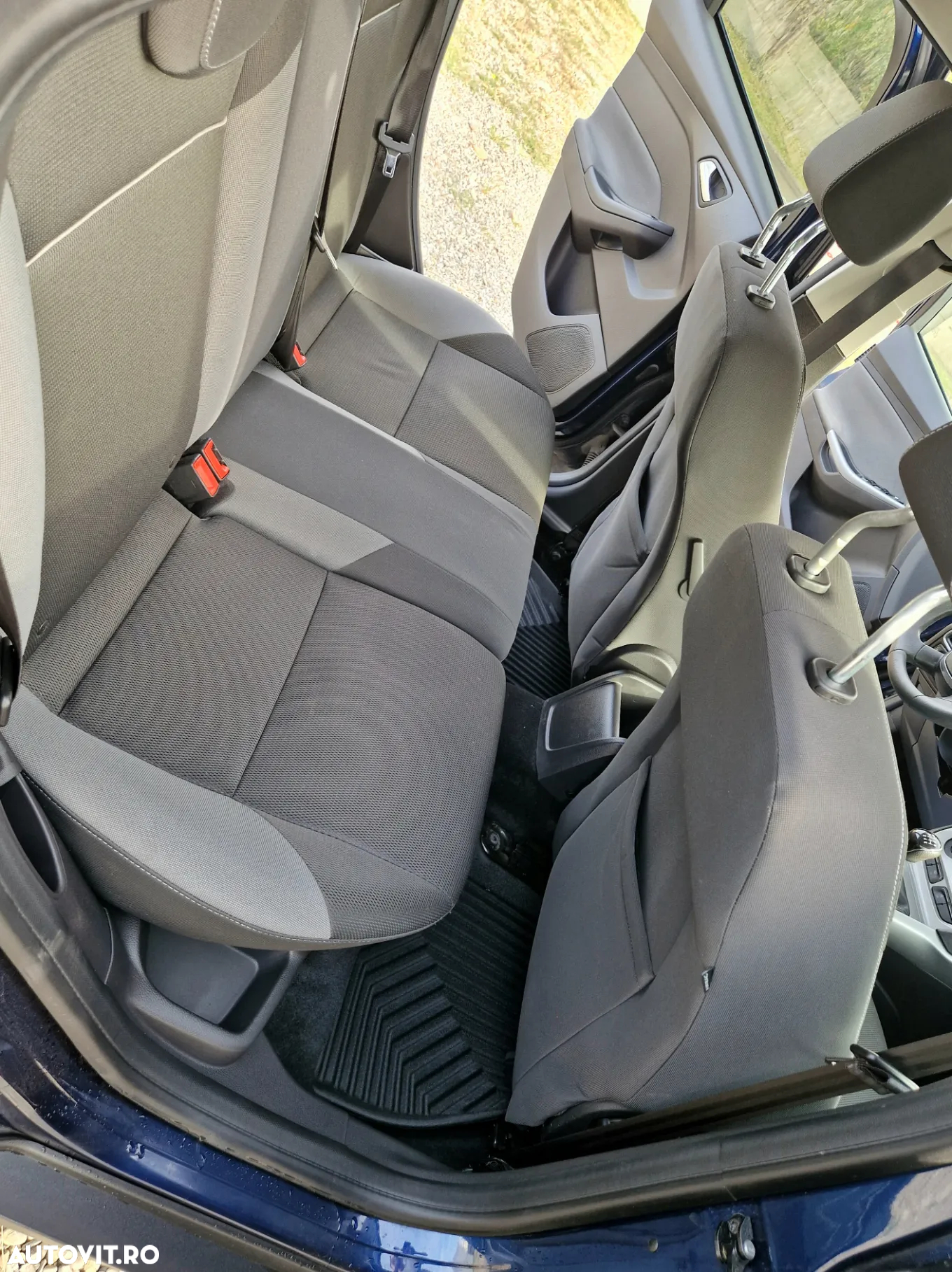 Ford Focus 1.6 TDCi DPF SYNC Edition - 9