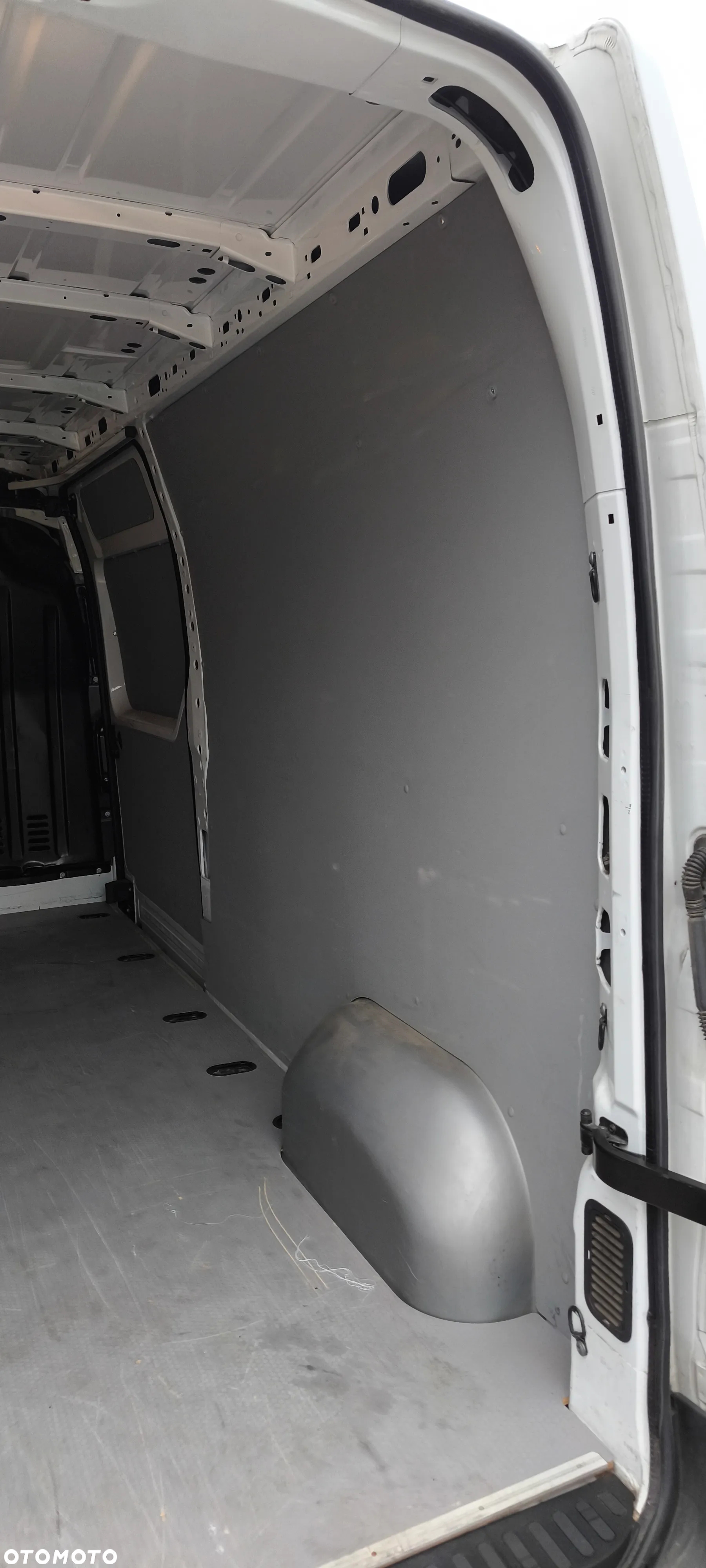 Nissan NV 400 - 20
