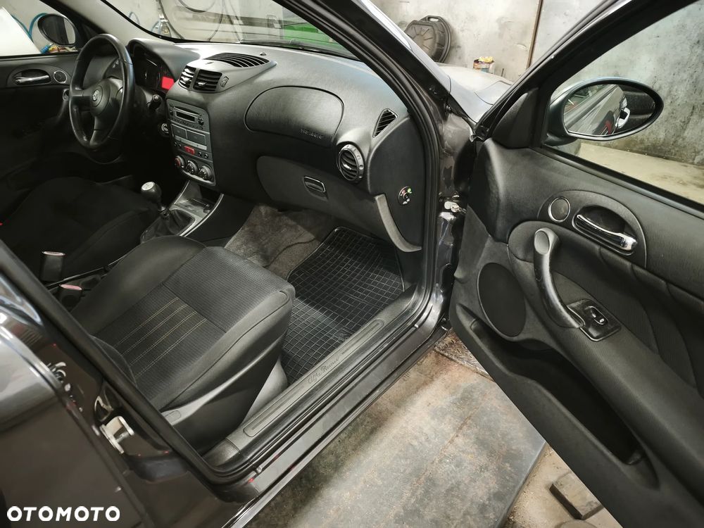 Alfa Romeo 147 1.9 JTDM 8V - 8