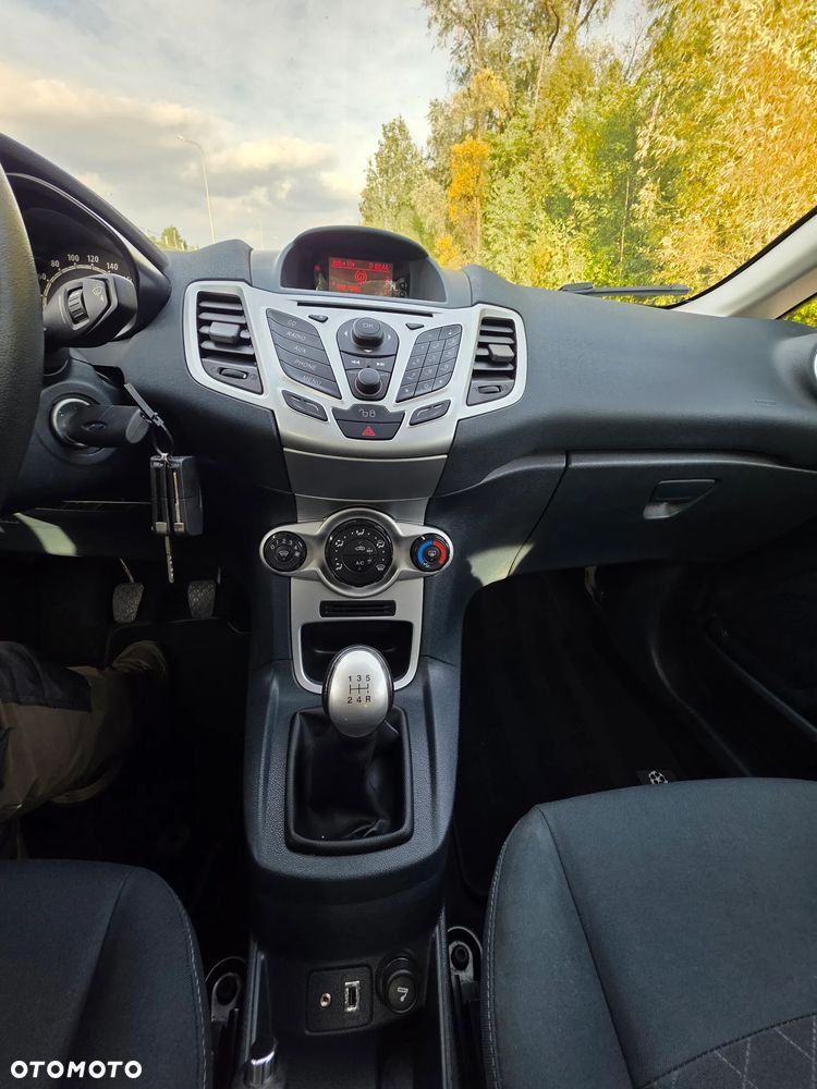 Ford Fiesta - 20