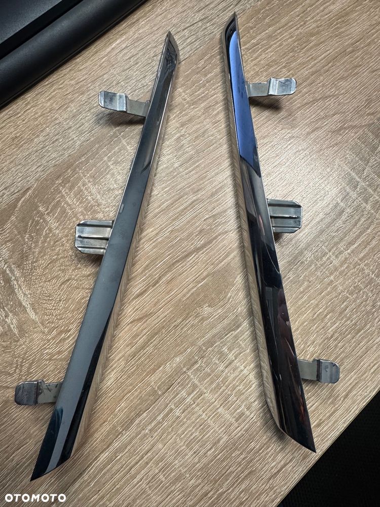 Toyota Yaris 16- listwa chrom zderzak - 1