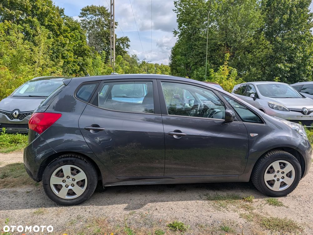 Kia Venga 1.4 CRDi L - 12