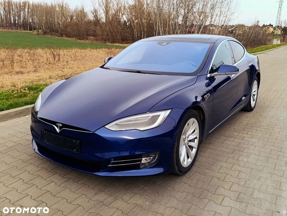 Tesla Model S - 18
