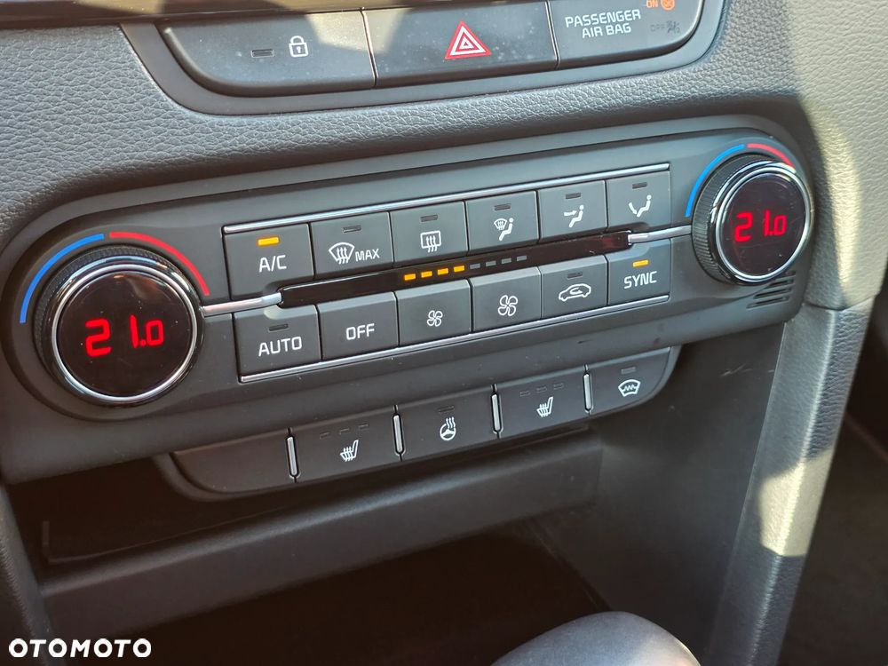 Kia Ceed 1.6 T-GDI GT DCT - 28