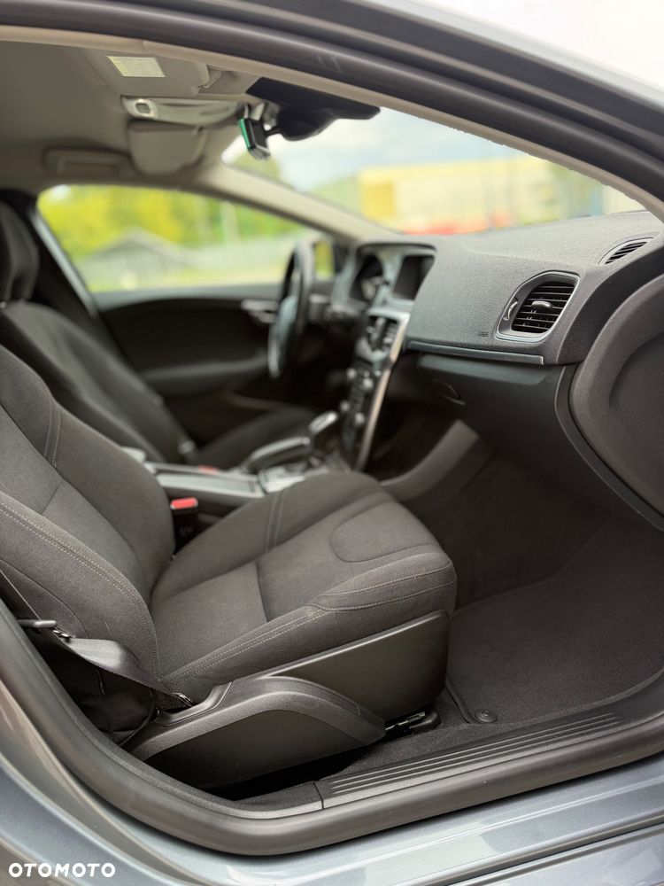 Volvo V40 D4 Geartronic Momentum - 30