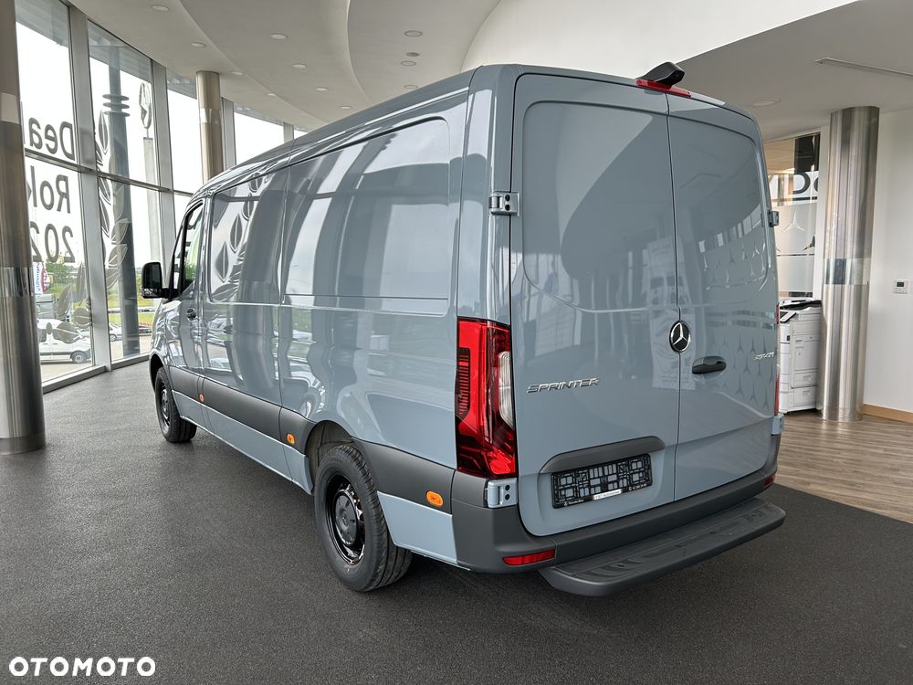 Mercedes-Benz Sprinter - 8