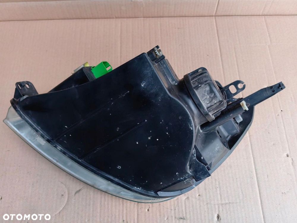 Lampa PRAWA prawy przód Ford Fiesta MK5 MK6 2S6X-13W029-AJ oryginalna - 6