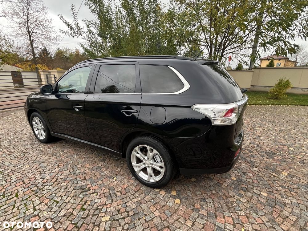 Mitsubishi Outlander 2.0 Intense + - 17