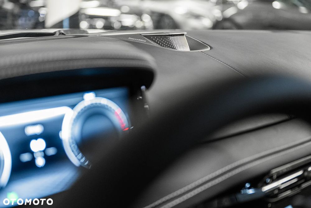 Aston Martin DB12 - 16