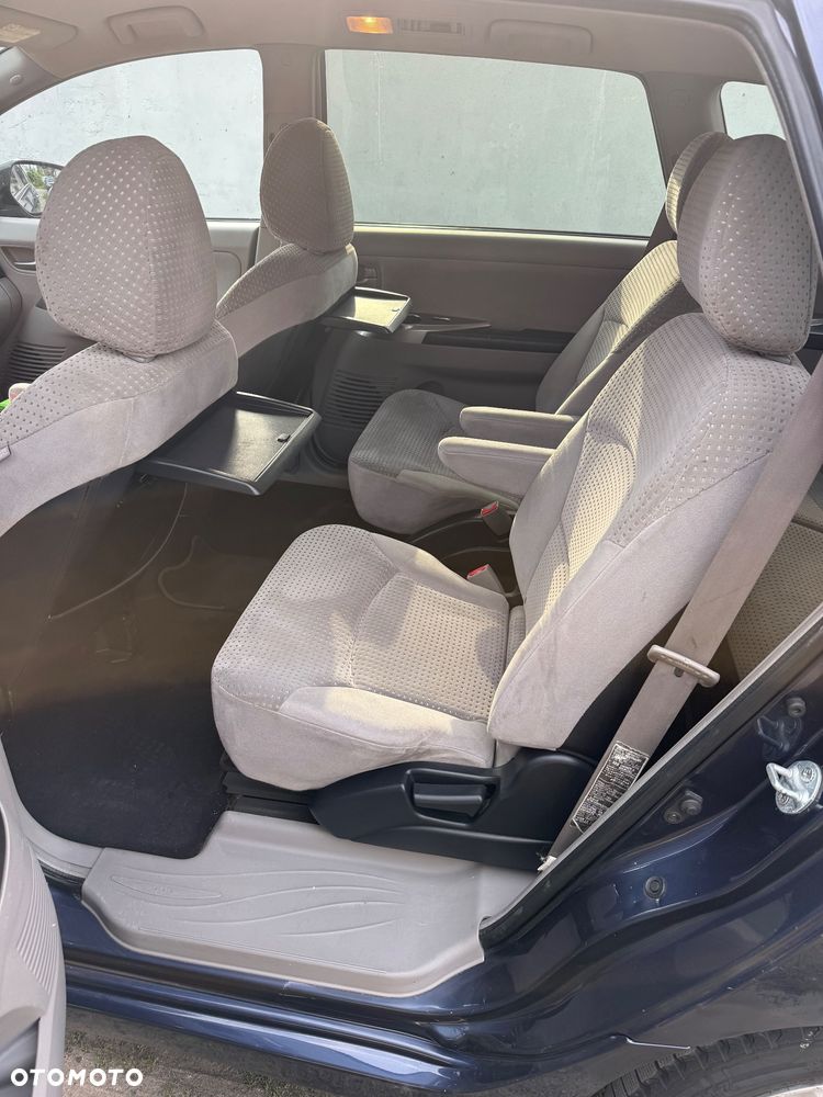 Mitsubishi Grandis 2.4 Intense - 11