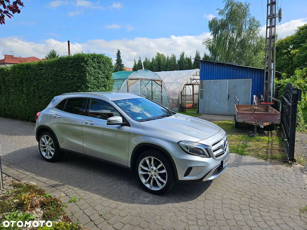 Mercedes-Benz GLA 200 7G-DCT Urban - 3