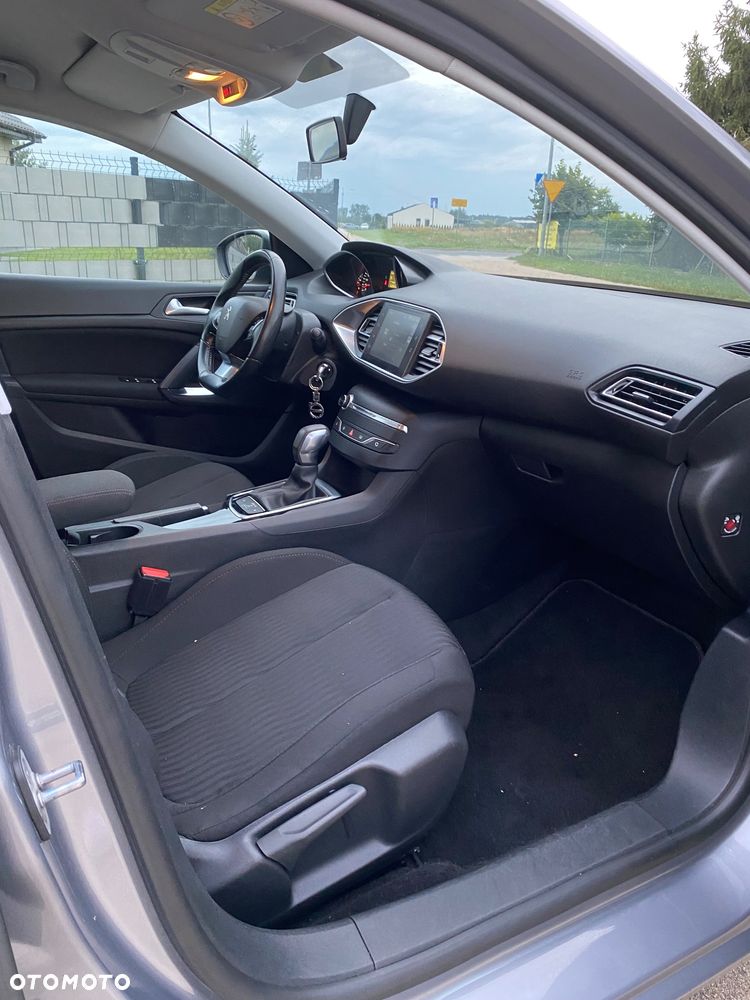 Peugeot 308 - 24