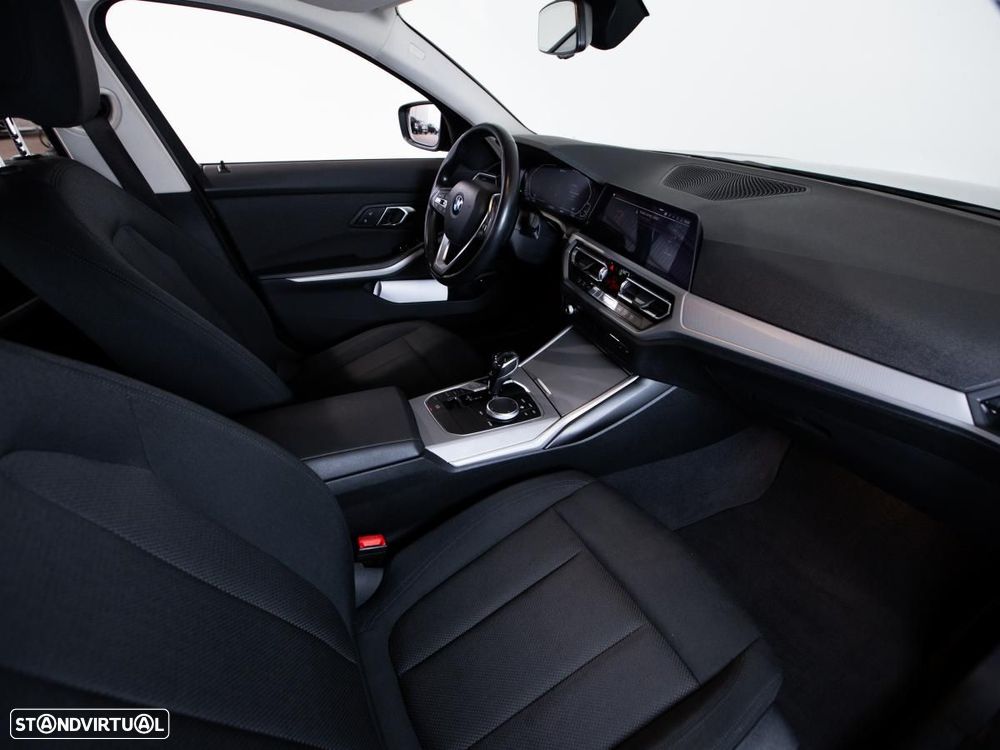 BMW 320 e Touring Corporate Edition Auto - 9