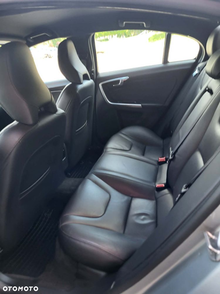 Volvo S60 D4 Momentum - 11