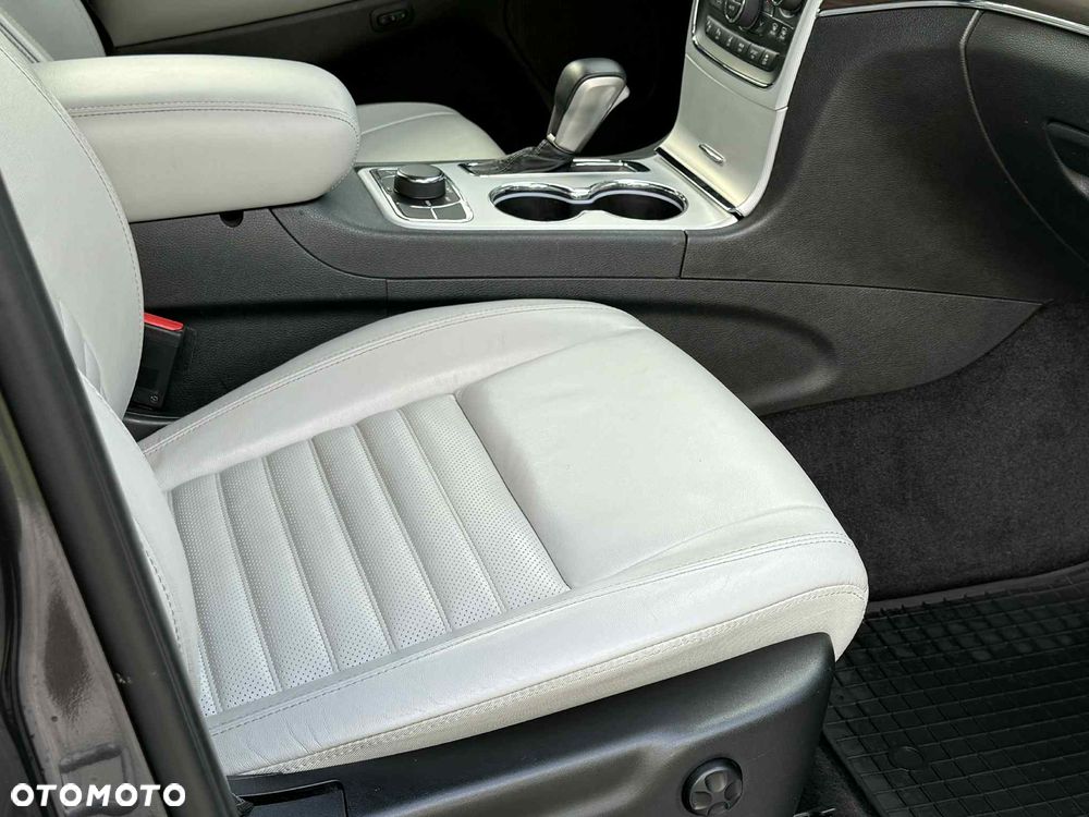 Jeep Grand Cherokee - 11