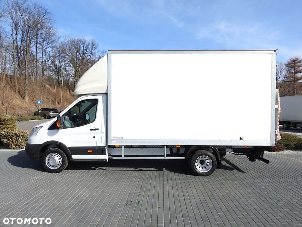 Ford TRANSIT  KONTENER WINDA 8 PALET TEMPOMAT LEDY BLIŹNIACZE KOŁA KLIMATYZACJA  170KM - 10