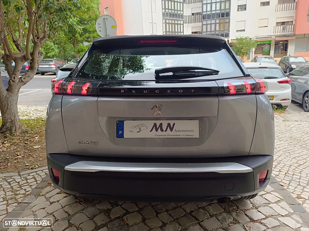 Peugeot 2008 1.2 PureTech Active — fotografia 6