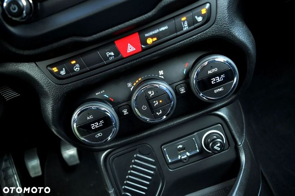 Jeep Renegade 1.4 MultiAir Limited FWD S&S - 32