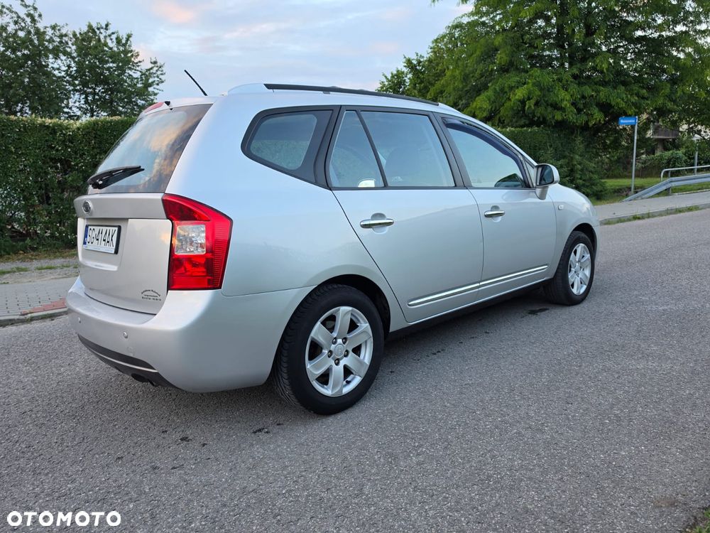 Kia Carens 2.0 EX - 9