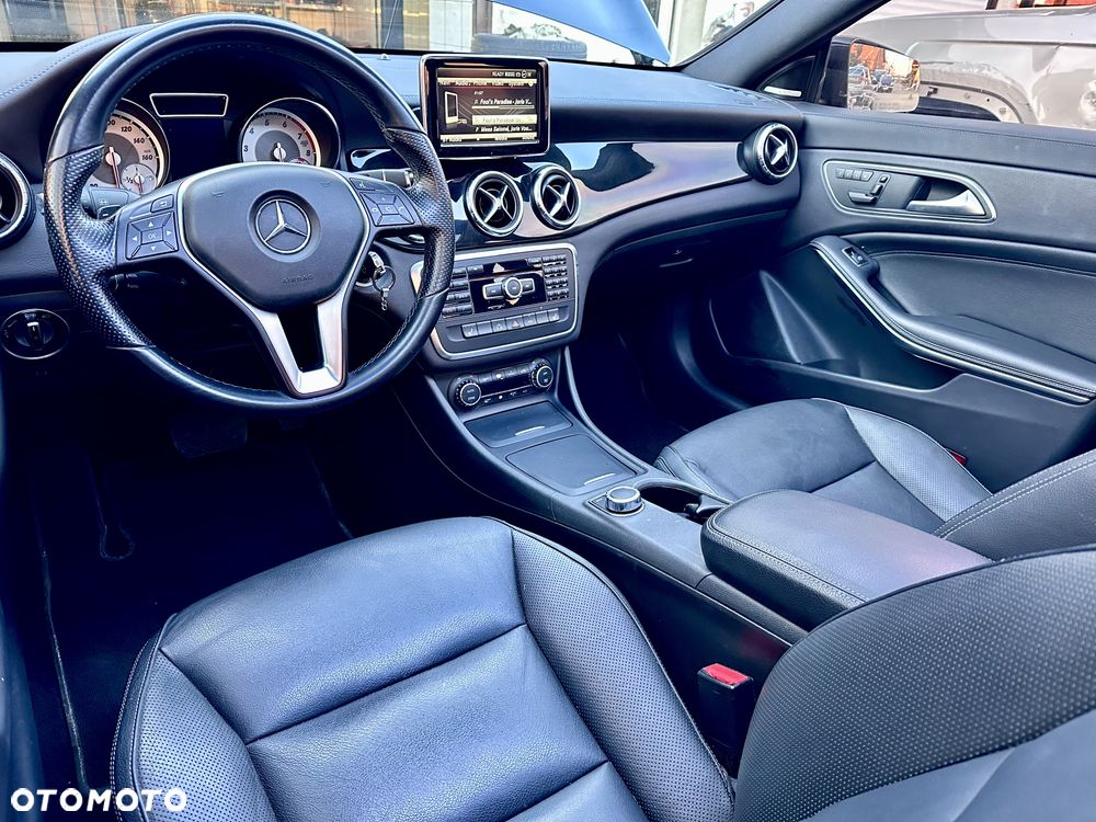 Mercedes-Benz CLA 250 7G-DCT AMG Line - 16