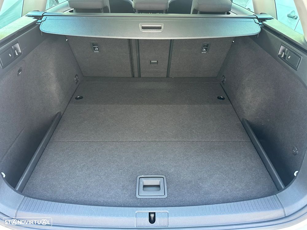 VW Golf Variant 1.6 TDi R-Line - 13
