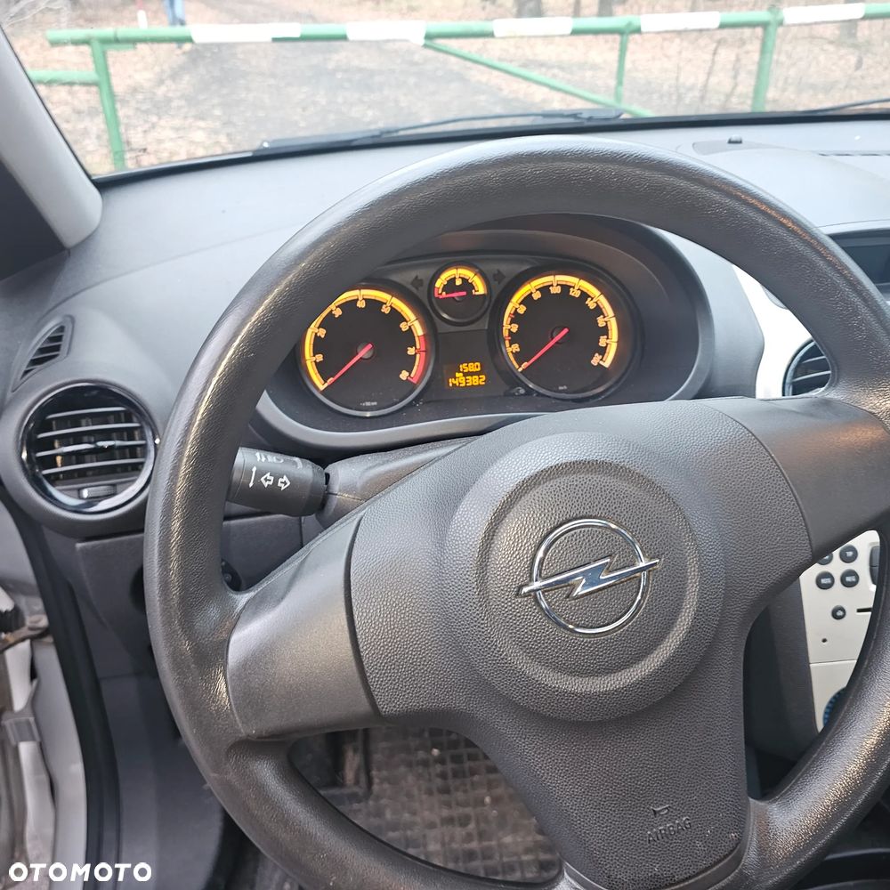 Opel Corsa 1.4 16V - 10