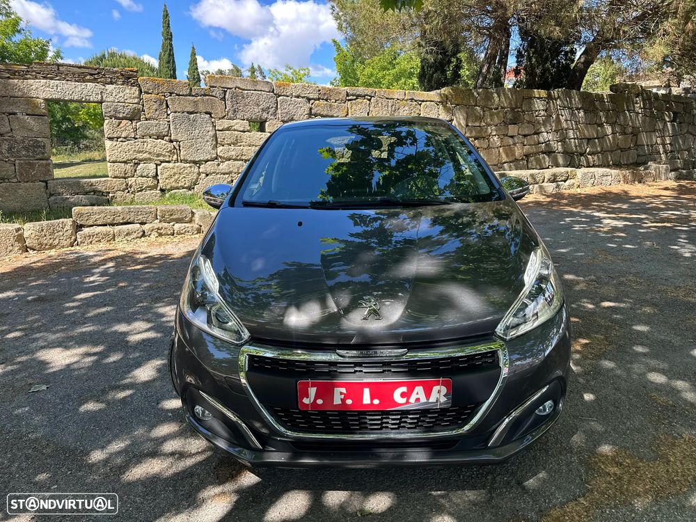 Peugeot 208 1.2 PureTech Signature - 4