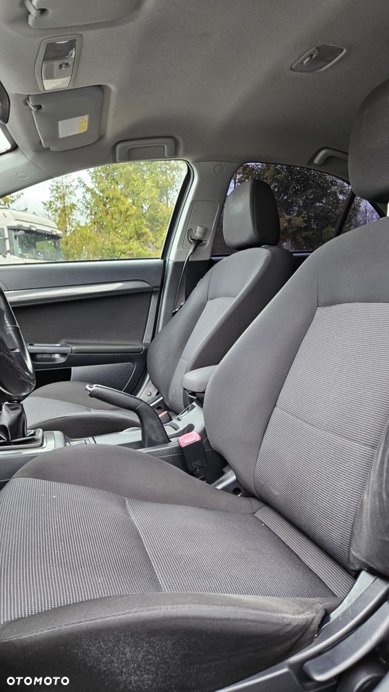 Mitsubishi Lancer 1.8 Intense - 19