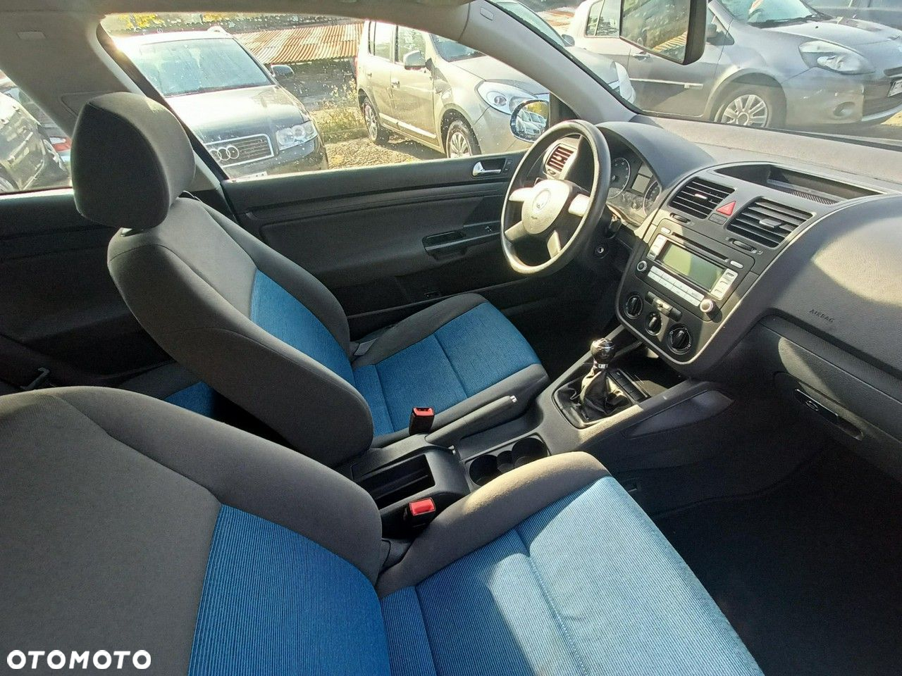 Volkswagen Golf - 15