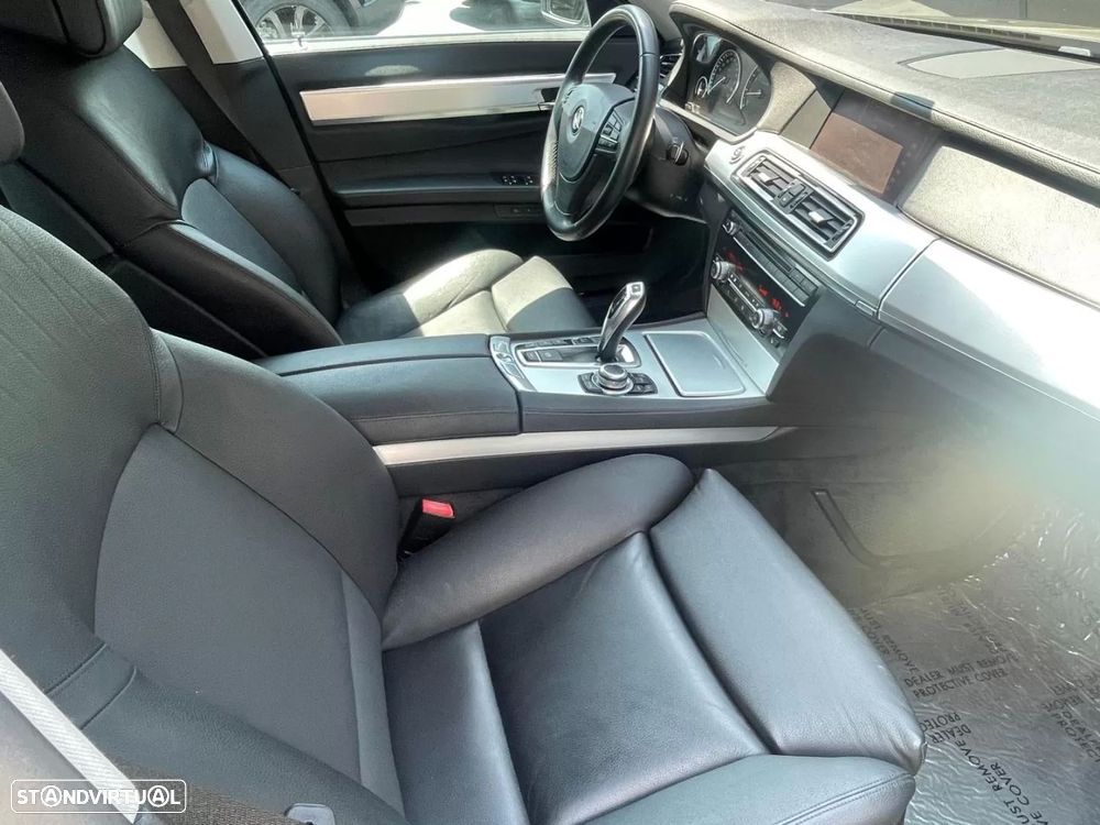 BMW 750 Li xDrive - 16
