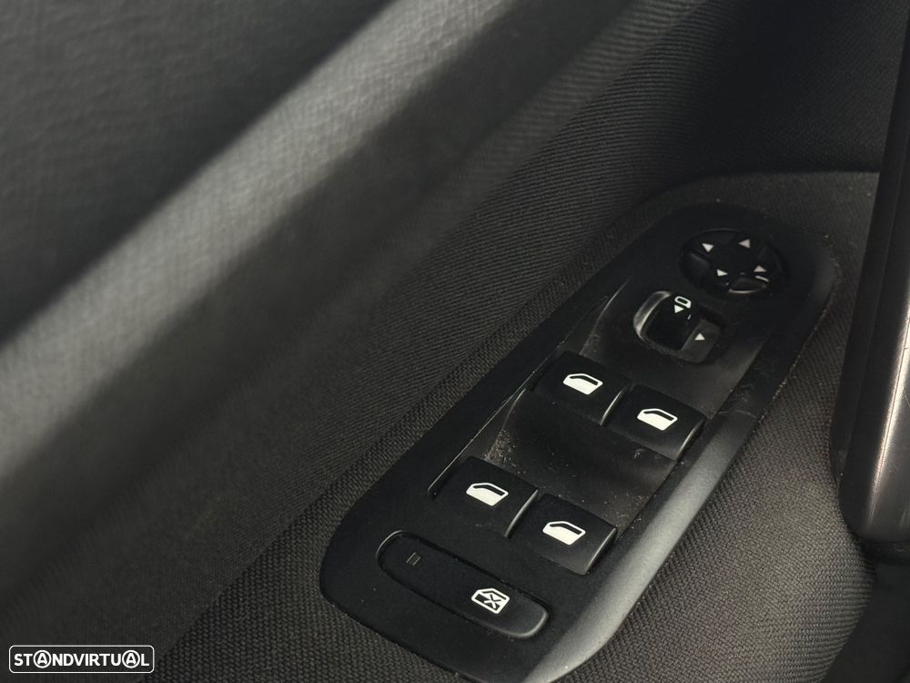 Peugeot 308 SW 1.6 HDi Premium - 16