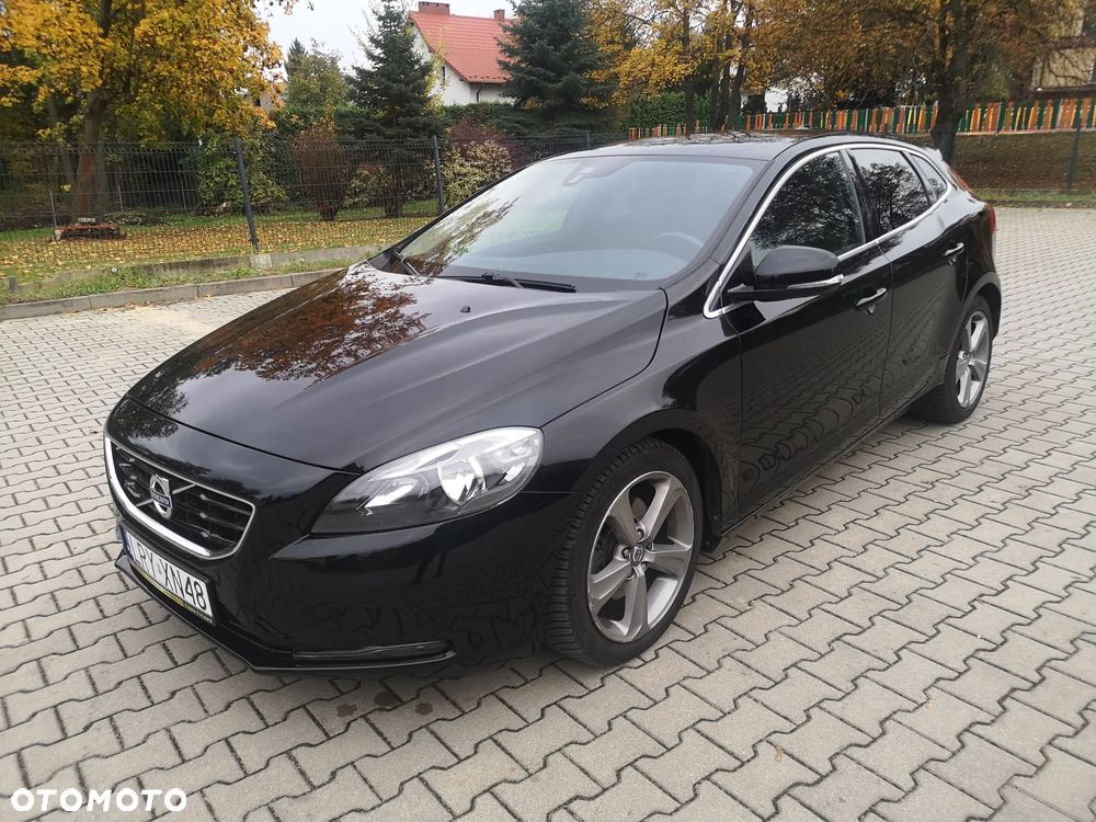 Volvo V40 2012 photo 2