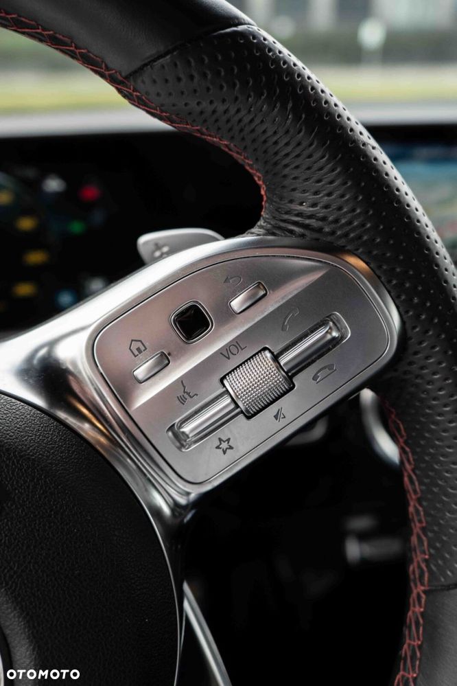 Mercedes-Benz CLA - 13