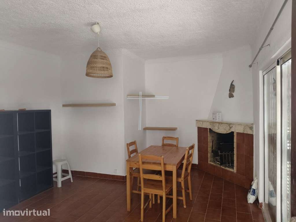 Moradia geminada T3, arquitetura tradicional- Aroeira - Grande imagem: 3/50