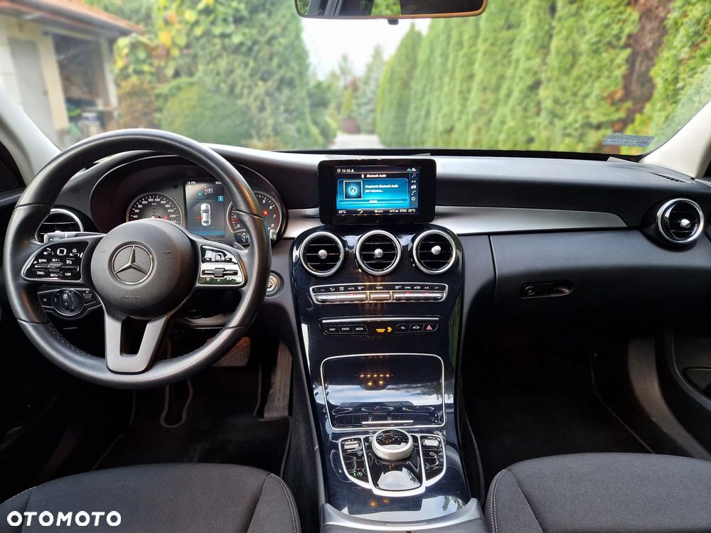 Mercedes-Benz Klasa C 180 9G-TRONIC - 9