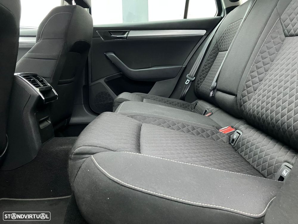 Skoda Superb Break 2.0 TDI Ambition DSG - 4