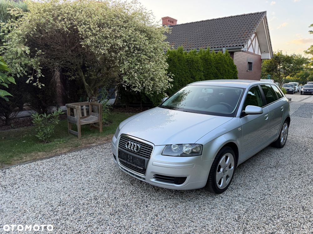 Audi A3 Sportback - 1