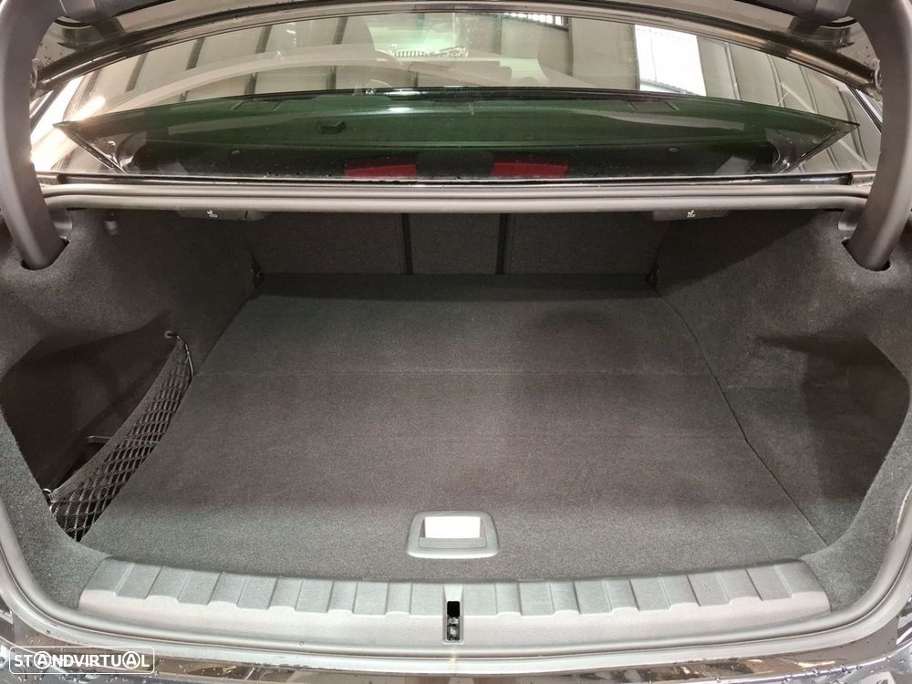 BMW 320 e Corporate Edition Auto - 28