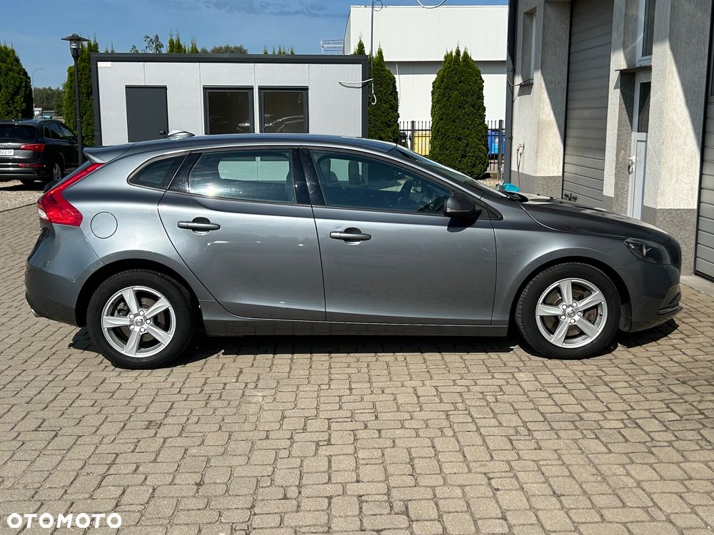 Volvo V40 T3 Drive-E Momentum - 9