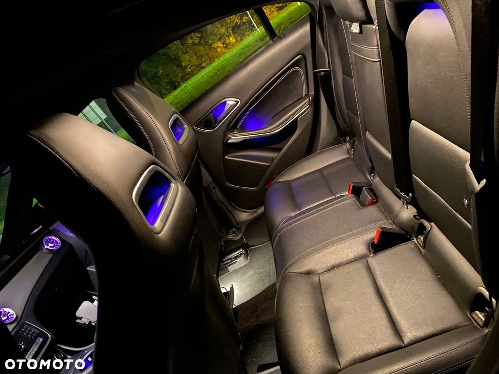 Mercedes-Benz CLA 250 4-Matic - 5