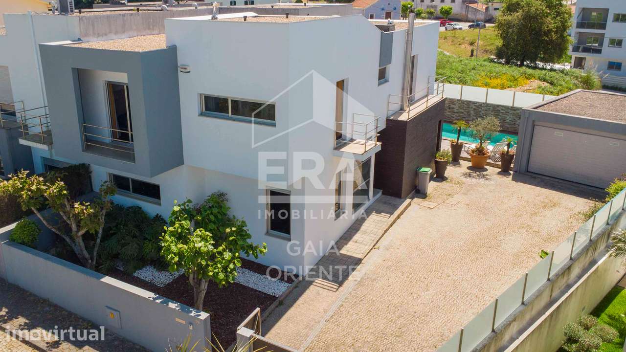 Moradia T4 com Piscina - Grande imagem: 2/60