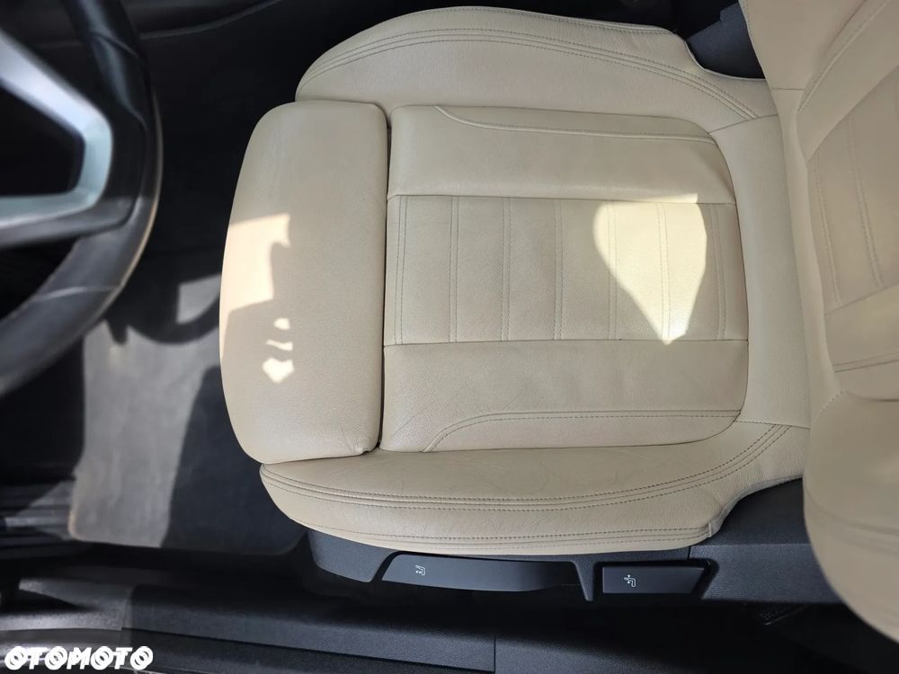 BMW Seria 3 - 36