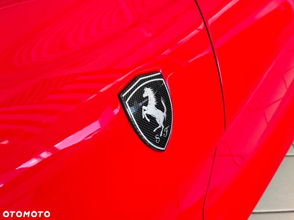 Ferrari 812 Superfast - 12