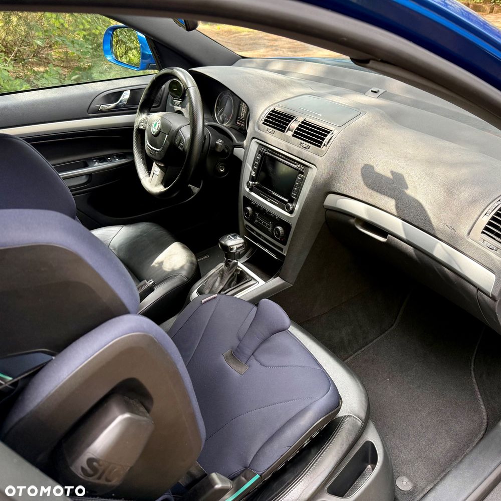 Skoda Octavia 2.0 TFSI RS DSG - 10