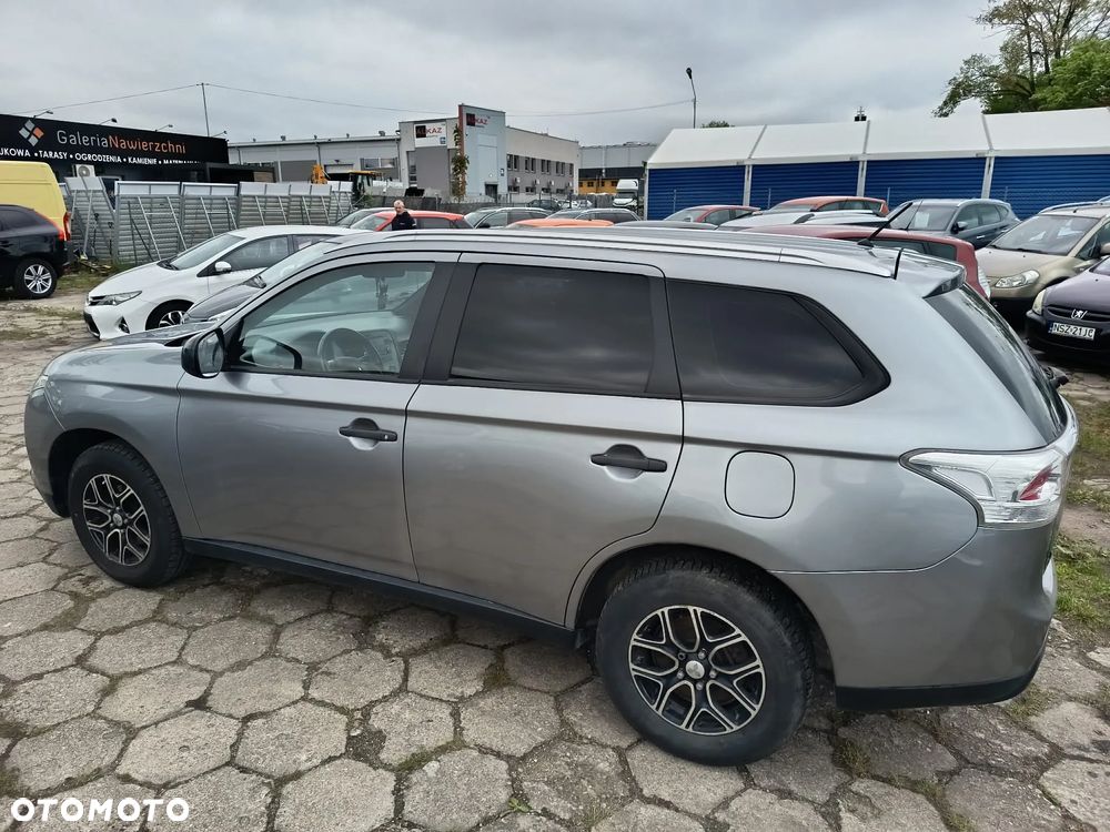 Mitsubishi Outlander 2.0 2WD Plus - 12