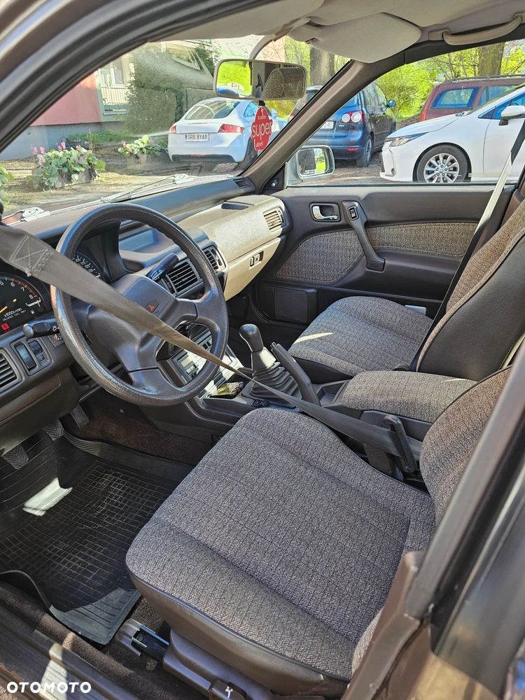 Mitsubishi Galant - 14