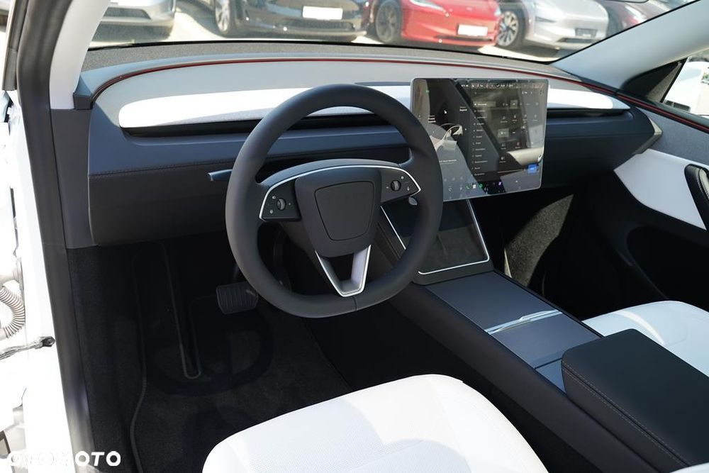 Tesla Model Y 79kWh Long Range RWD - 18