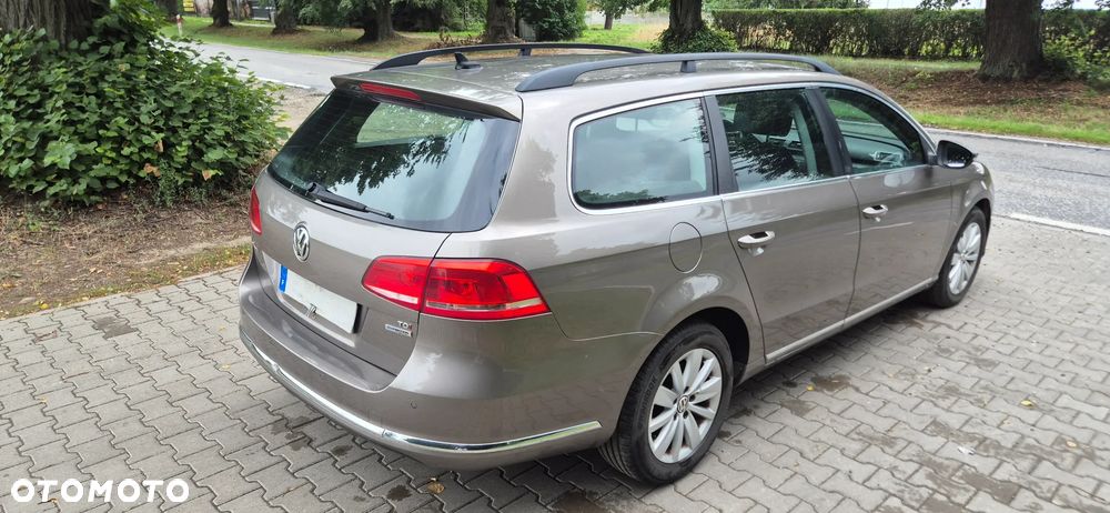 Volkswagen Passat - 14